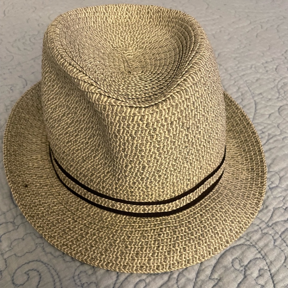 Boy’s straw hat from Saks Fifth Avenue. Size M